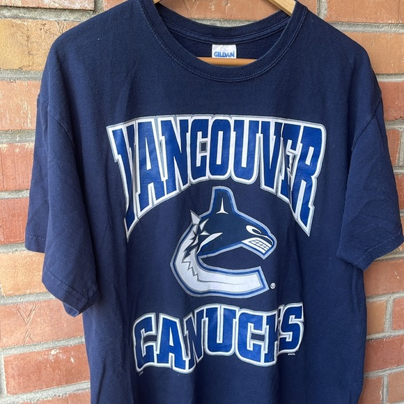 Vintage Vancouver Canucks T-Shirt / NHL / Large / 2000s - Picture 3 of 6